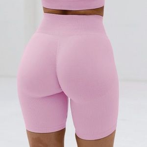 Lazuli Label Seamless Scrunch Shorts Barbie Pink